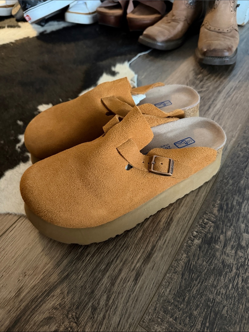Mule Suede Slip-On platform Clog – Tan NWOT